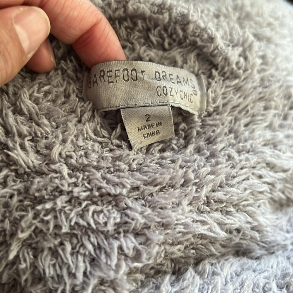 Barefoot dreams Fleece Robe - Picture 2 of 2